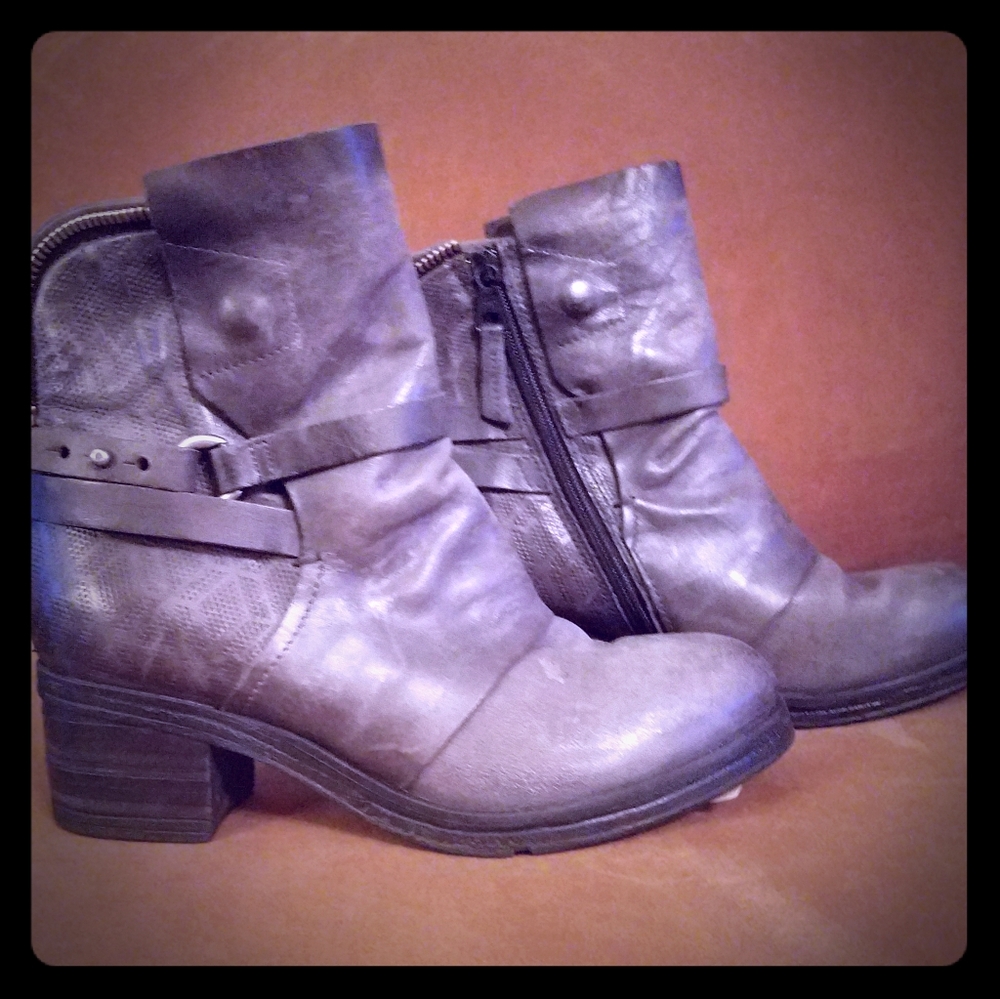 Ankle boots
